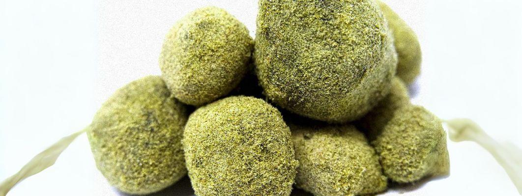 WHAT ARE MOON ROCKS? WHAT ARE MOON ROCKS?